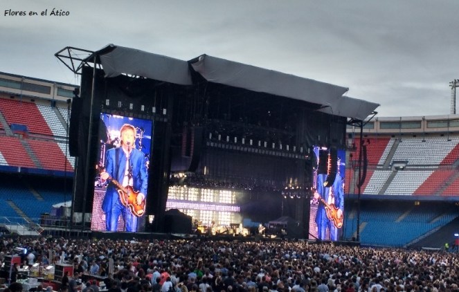 Paul-McCartney-Calderón-Madrid-2junio-1