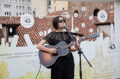 43-Live-The-Roof-ANNI-B-SWEET